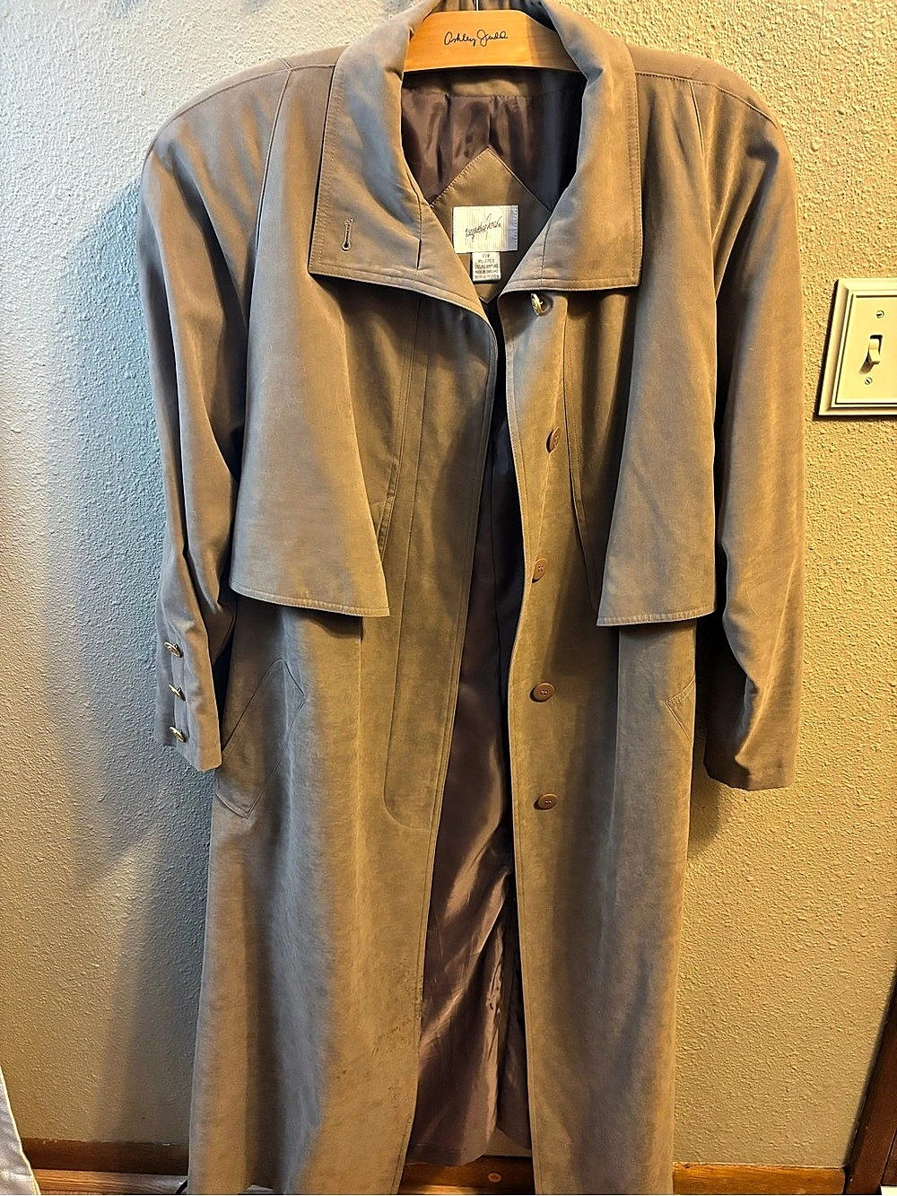 Jacqueline Ferrar Trench Coat in Brown. Soft Shell with Silky inside. Size 20W